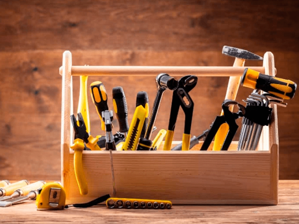 Разница между столярным и слесарным инструментом: основные отличия и назначение Разница между столярным и слесарным инструментом: основные отличия и назначение